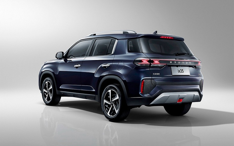 Тот же Kia Sportage, но под брендом Hyundai. В Россию привезли новые кроссоверы Hyundai ix35, цены &mdash; от 2,9 млн рублей