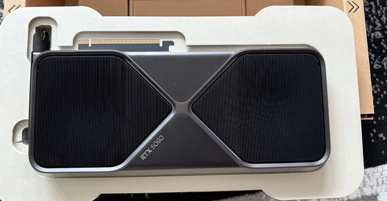 RTX 5090 FE стабильно дешевеет, но это всё ещё около 4000 долларов. Статистика цен на eBay показывает планомерное снижение - 1 RTX 5090 FE стабильно дешевеет, но это всё ещё около 4000 долларов. Статистика цен на eBay показывает планомерное снижение