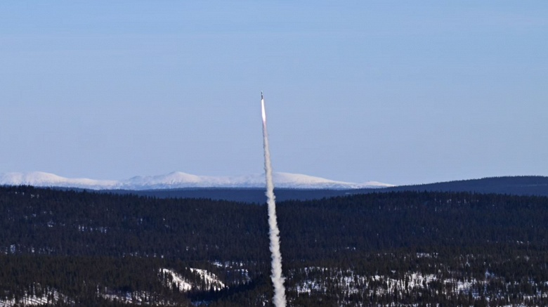 Шведский космодром Эсрейндж запустил ракеты REXUS - 1 Шведский космодром Эсрейндж запустил ракеты REXUS