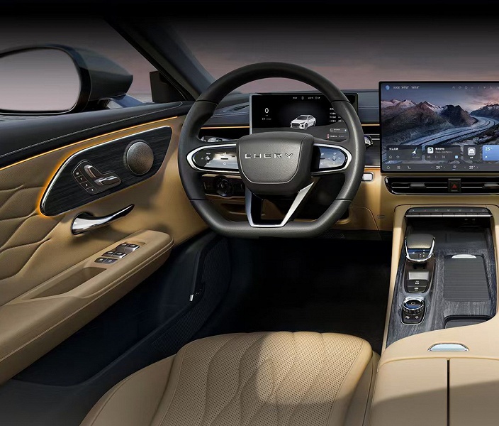 Все тот же аналог Camry, но уже больше похожий на Audi. Представлен Chery Arrizo 8 PRO: улучшенное оснащение и 197 л.с. за 103,9 тыс. юаней (1,22 млн рублей)