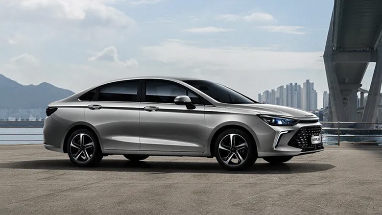 Пять альтернатив Lada Vesta по цене от 1,35 до 2,0 млн рублей: названы самые доступные китайские седаны в России в марте 2025 года