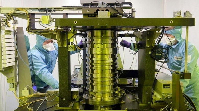 В России создан первый отечественный литограф с разрешением 350 нм. К 2026 году обещают установку с разрешением 130 нм - 1 В России создан первый отечественный литограф с разрешением 350 нм. К 2026 году обещают установку с разрешением 130 нм