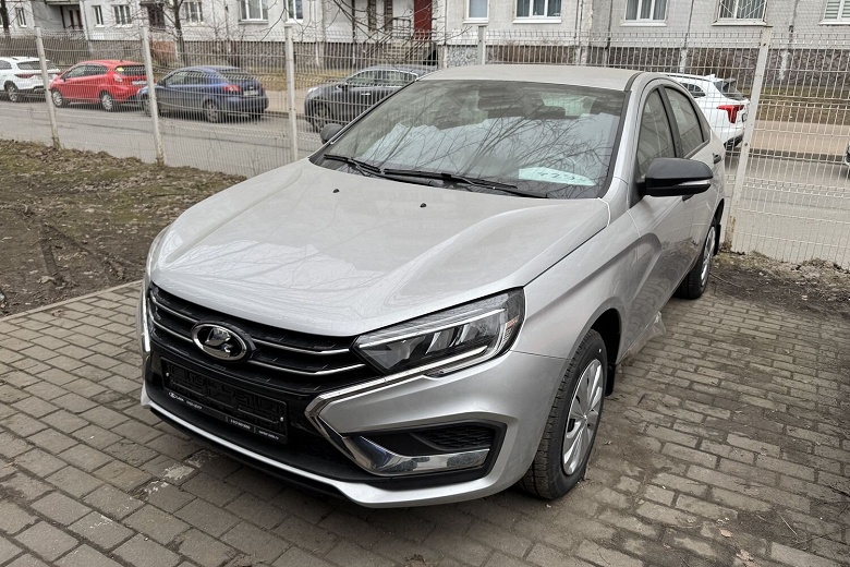 Lada Vesta за 1,24 млн рублей &mdash; миф или реальность? В Санкт-Петербурге купить такую машину практически нереально, даже за наличные