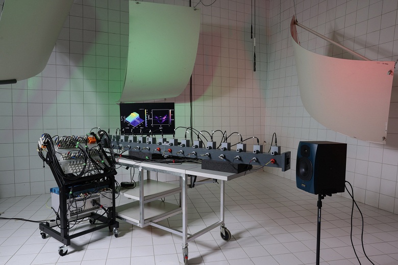 Метаматериал, который &laquo;слышит&raquo; суперпозицию: учёные создали звуковой конструктор для квантовых задач