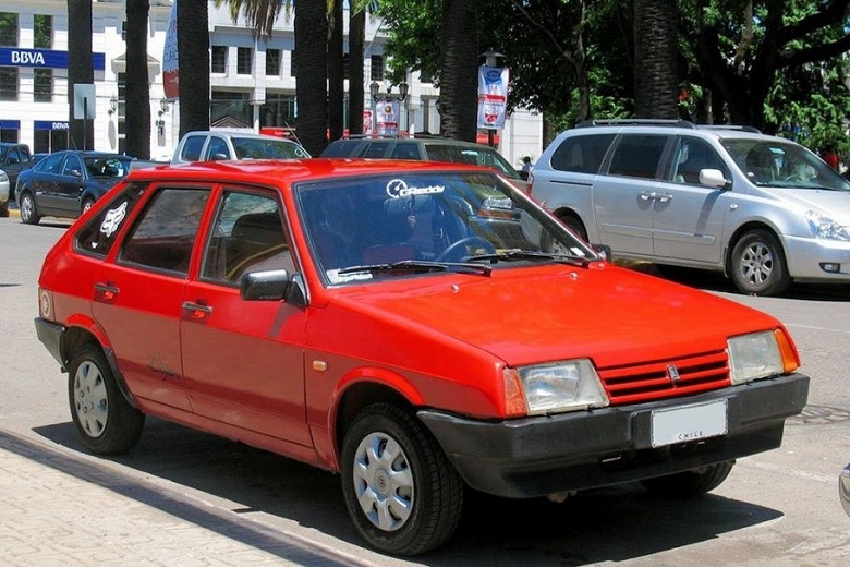 Редкое предложение: в продаже появился новый советский ВАЗ-2109 всего за 400 000 рублей