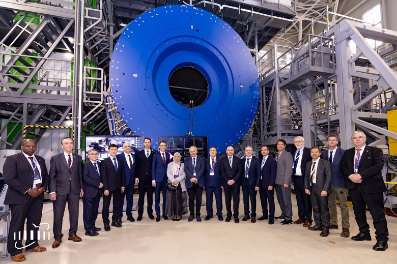 Российские ученые ждали это 19 лет: в ОИЯИ запустили ускоритель NICA, начался сеанс с охлаждением магнитов и Нуклотроном - 1 Российские ученые ждали это 19 лет: в ОИЯИ запустили ускоритель NICA, начался сеанс с охлаждением магнитов и Нуклотроном