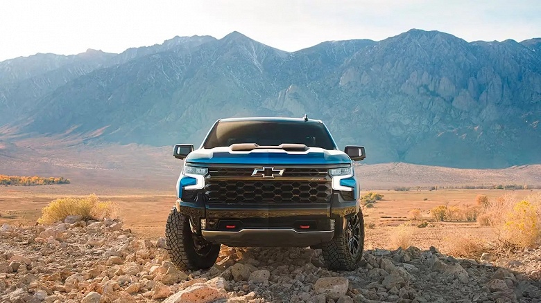 Внедорожник с капелькой Corvette: новейший Chevrolet Silverado позаимствует выхлоп у знаменитого спортивного авто