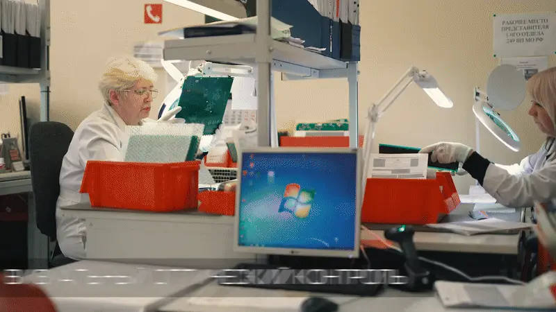 Не только на Тайване могут: как в Санкт-Петербурге собирают электронику для поездов и электростанций - 17