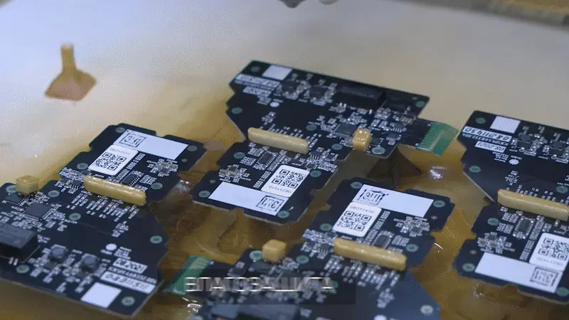 Не только на Тайване могут: как в Санкт-Петербурге собирают электронику для поездов и электростанций - 21