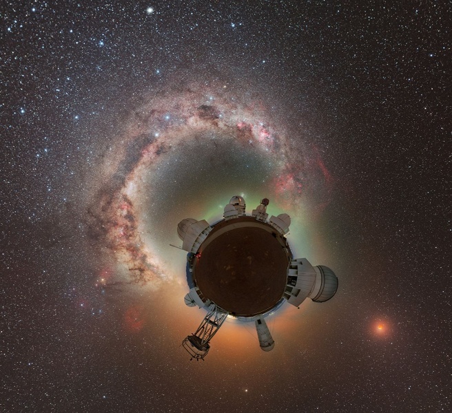 &laquo;Кровавая луна&raquo; над Серро-Тололо: опубликованы впечатляющие фото лунного затмения 14 марта 2025 года на фоне Млечного Пути