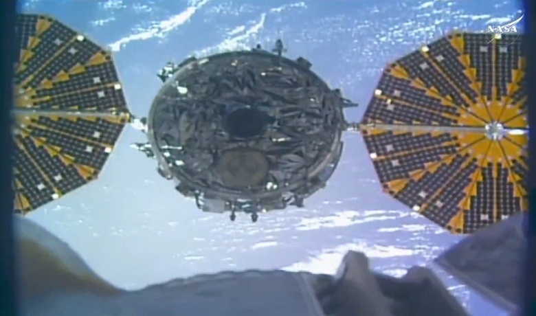 Прощай, Cygnus: проблемный американский космический корабль отстыковался от МКС и отправился в последний путь &mdash; 30 марта он сгорит в атмосфере