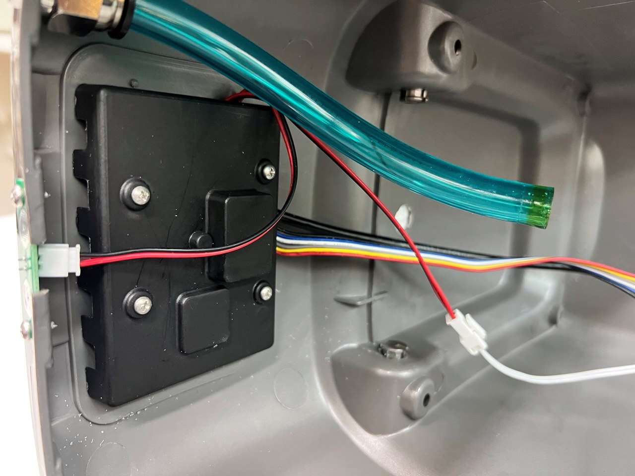 Вот тут стоит плата.