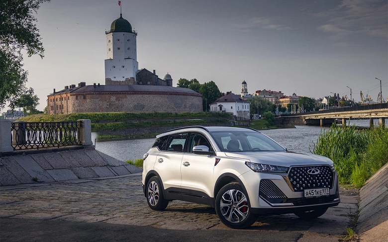 Хитовые кроссоверы Geely Monjaro и Chery Tiggo 7 Pro Max начали продавать в рассрочку — за это даже можно получить скидку - 2 Хитовые кроссоверы Geely Monjaro и Chery Tiggo 7 Pro Max начали продавать в рассрочку — за это даже можно получить скидку