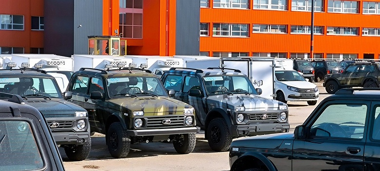 &laquo;Просто пачками везут, окраска поднапряглась и всё-таки додавила эту капризную эмаль&raquo;. Lada Niva Bronto и Lada Niva Legend начали активно красить в цвет &laquo;Борнео&raquo;