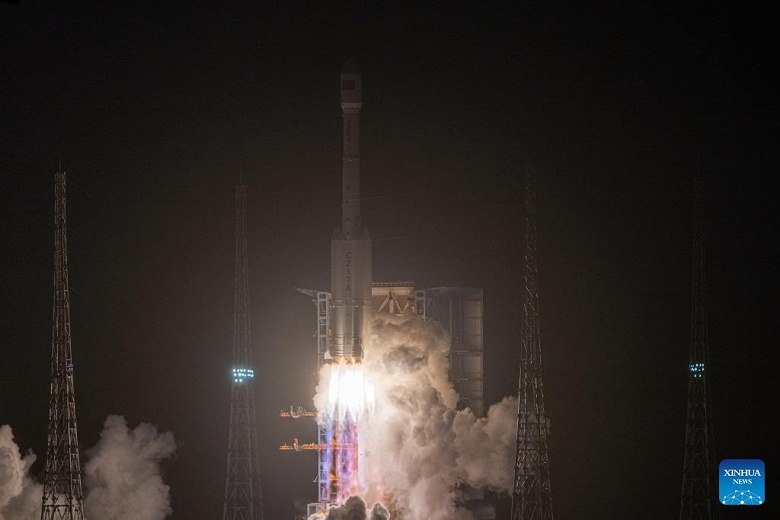 Китай успешно вывел на орбиту спутник для испытаний новых технологий связи