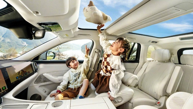 Это что — Mercedes-Benz с запасом хода более 1500 км? Салон новейшего Aito M8, который вызвал ажиотаж, показали на официальных фото - 3 Это что — Mercedes-Benz с запасом хода более 1500 км? Салон новейшего Aito M8, который вызвал ажиотаж, показали на официальных фото