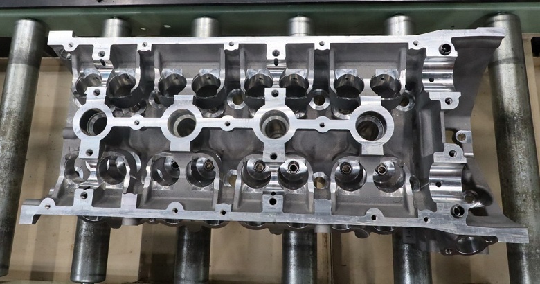 Масло перестанет течь из моторов УАЗа «Патриот» и «Буханки»: ЗМЗ модернизировал двигатели — опубликовано фото новой головки блока - 1 Масло перестанет течь из моторов УАЗа «Патриот» и «Буханки»: ЗМЗ модернизировал двигатели — опубликовано фото новой головки блока