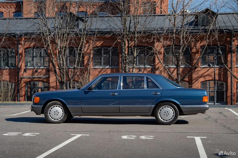 Мечта олигарха из восьмидесятых: в России продают новый Mercedes S-класса 1988 года выпуска
