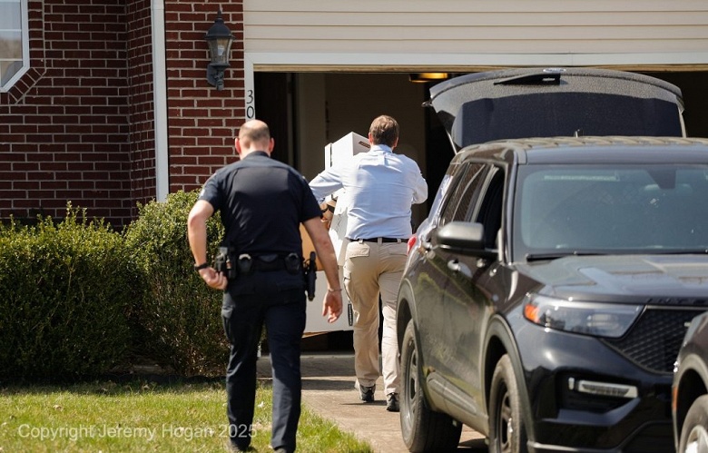 Тайна профессора Вана: ведущий криптограф США исчез после обысков ФБР, университет стёр его имя