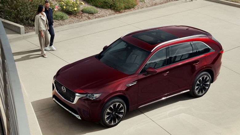 В России уже можно заказать большой флагманский кроссовер Mazda CX-90 2025 &mdash; от 7,3 млн рублей