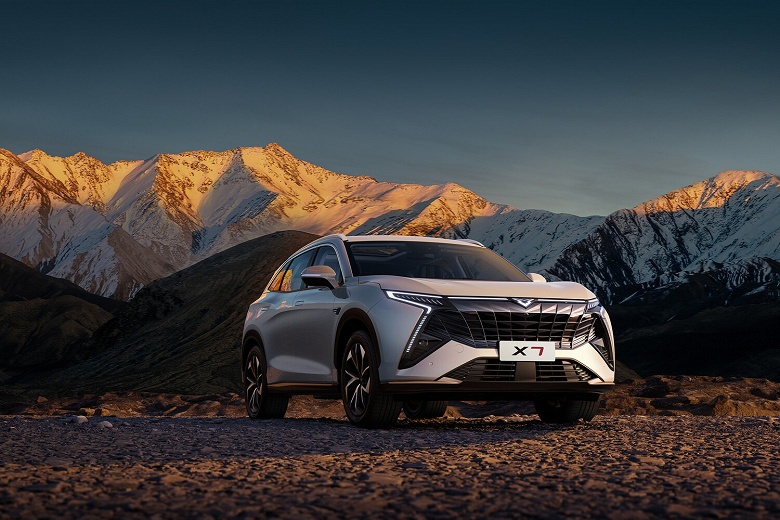 Аналог Kia Sorento и Hyundai Santa Fe. В России начали собирать созданные специально для нашей страны полноприводные кроссоверы Kaiyi X7