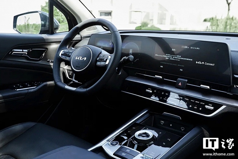 Это новый дешёвый Kia Sportage с физическими кнопками: свежайший кроссовер показали внутри и снаружи