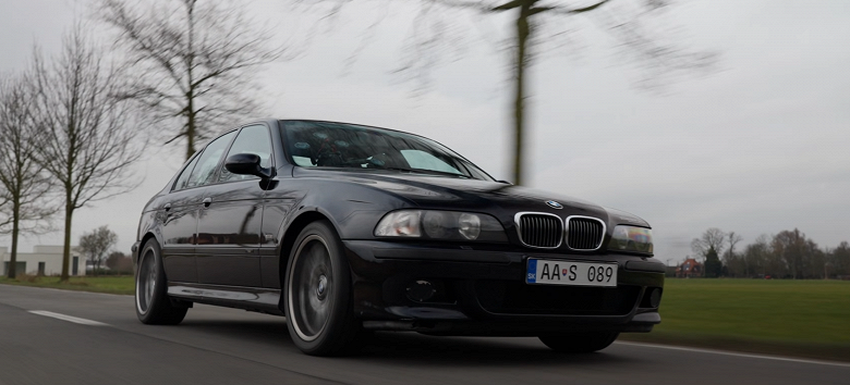 В продаже появился уникальный BMW M5 производства Volkswagen с мотором W10