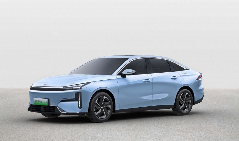 Camry, в сторону. Богато оснащенный 5-метровый гибридный седан Geely Galaxy L6 с расходом всего 3 л 100 км выходит в предпродажу 9 апреля - 1 Camry, в сторону. Богато оснащенный 5-метровый гибридный седан Geely Galaxy L6 с расходом всего 3 л/100 км выходит в предпродажу 9 апреля