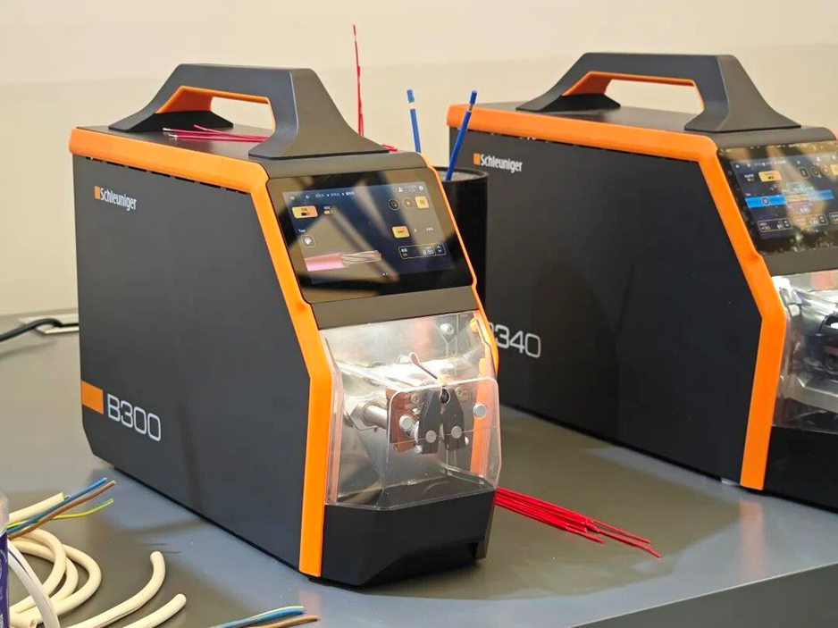 Установка Schleuniger для обработки проводов и кабеля Установка Schleuniger для обработки проводов и кабеля