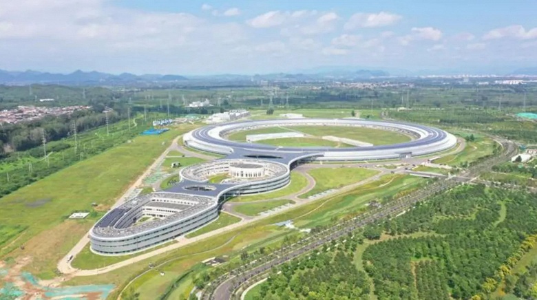 Самый мощный синхротрон в мире с яркостью в триллион раз больше Солнца &mdash; Китай завершает строительство HEPS, запуск &mdash; в 2025 году