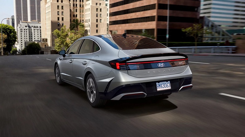 Hyundai Sonata 2025 в комплектации N Line Pro и с официальной гарантией начали продавать в России: дороже Toyota Camry, но и мощнее - 2 Hyundai Sonata 2025 в комплектации N Line Pro и с официальной гарантией начали продавать в России: дороже Toyota Camry, но и мощнее