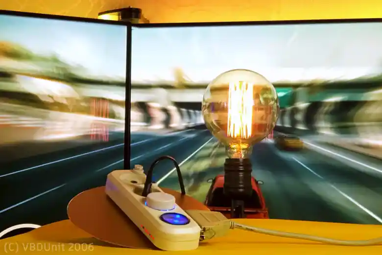 Красные лампочки отражают состояния бит на контактах LPT-порта