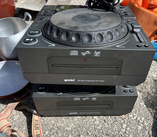 И снова испанская барахолка: много фототехники, POE-адаптер и электроника - 3 2025-03-23-11-22-IMG-0969