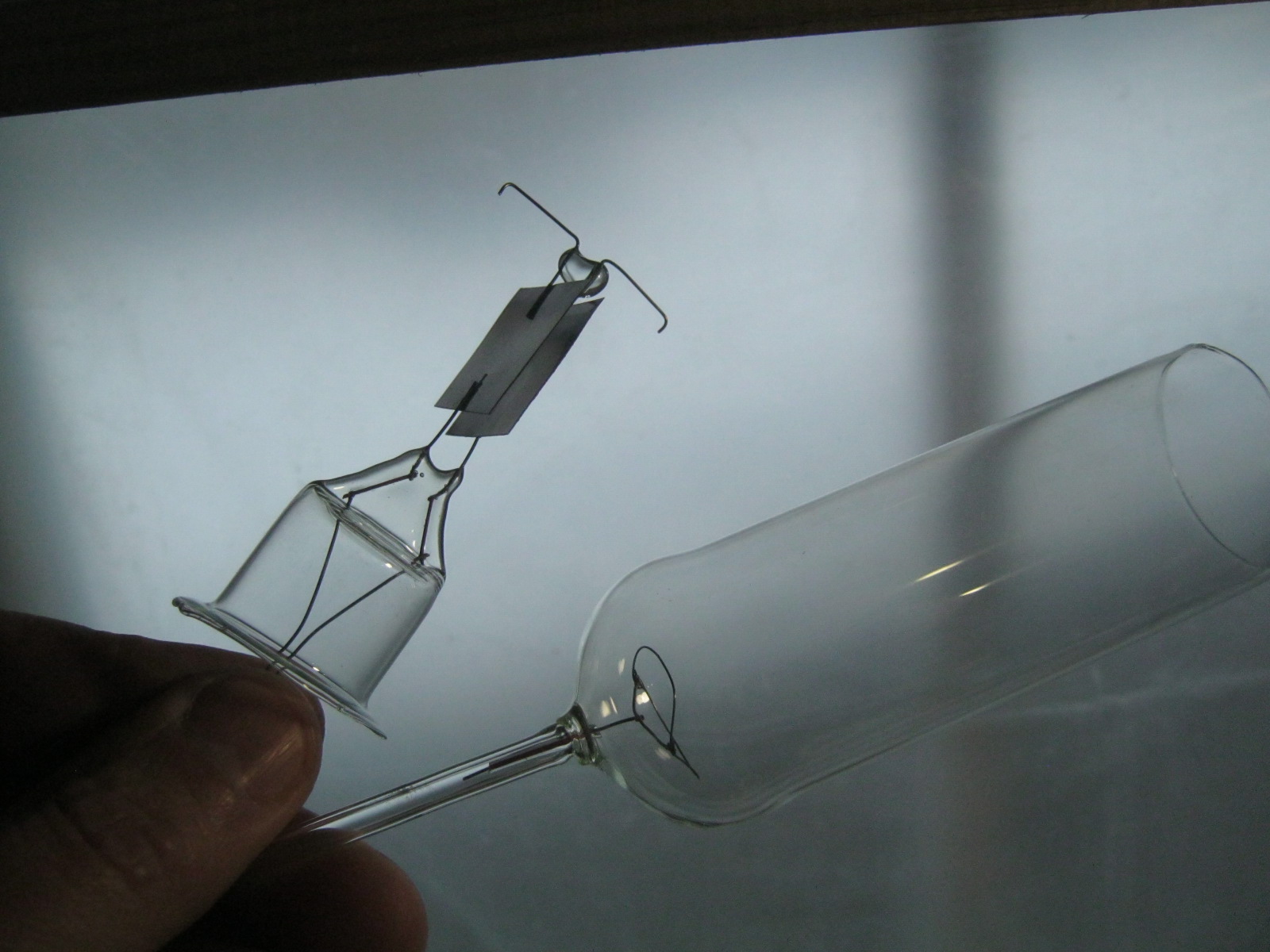 Изготовление простой газоразрядной лампы с распыляемым Ti геттером - 28 Изготовление простой газоразрядной лампы с распыляемым Ti геттером - 28