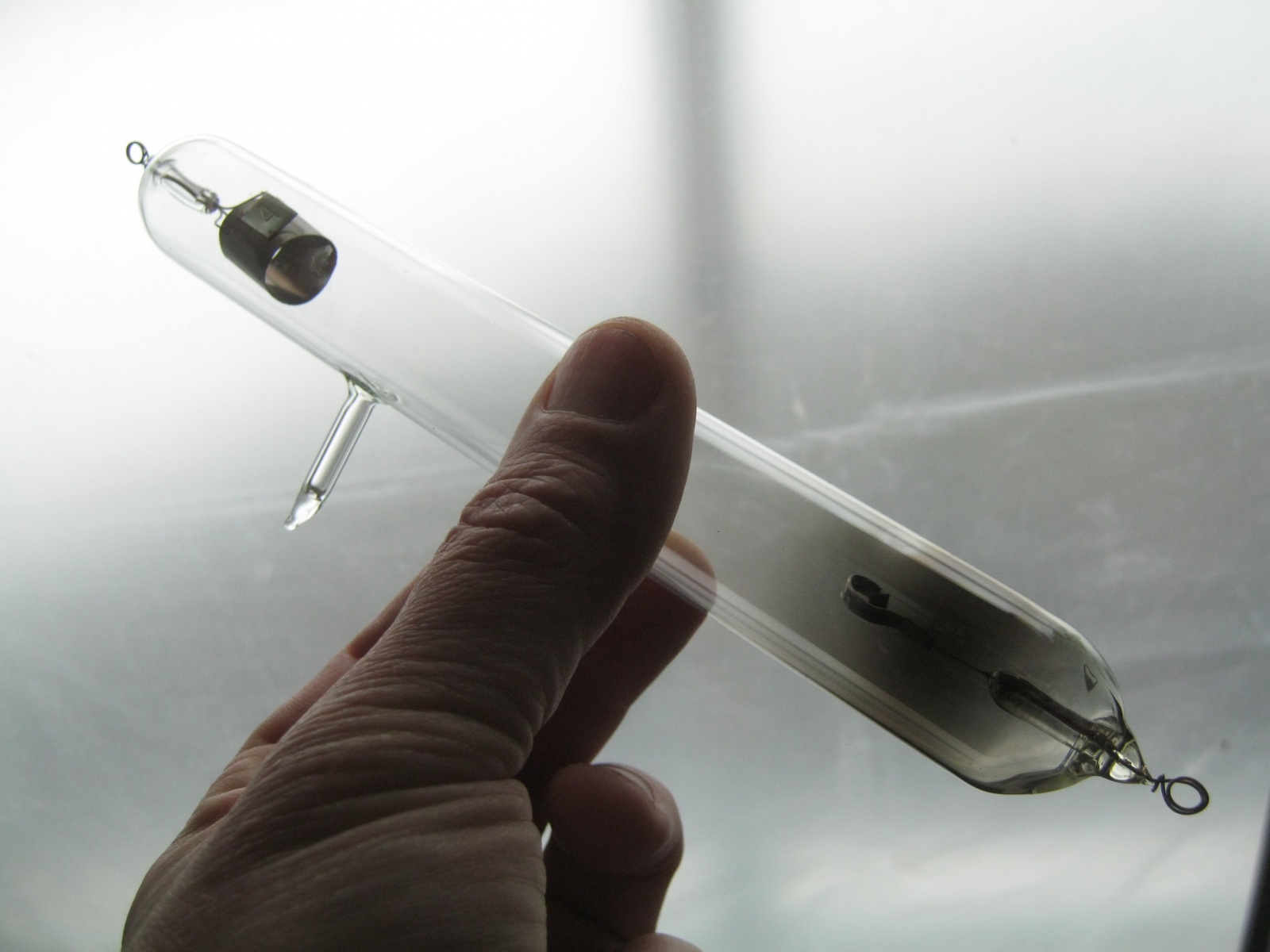 Изготовление простой газоразрядной лампы с распыляемым Ti геттером - 3 Изготовление простой газоразрядной лампы с распыляемым Ti геттером - 3