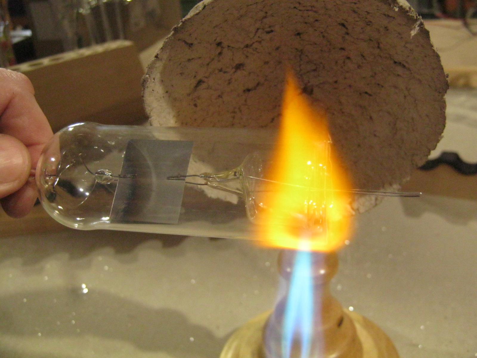 Изготовление простой газоразрядной лампы с распыляемым Ti геттером - 30 Изготовление простой газоразрядной лампы с распыляемым Ti геттером - 30