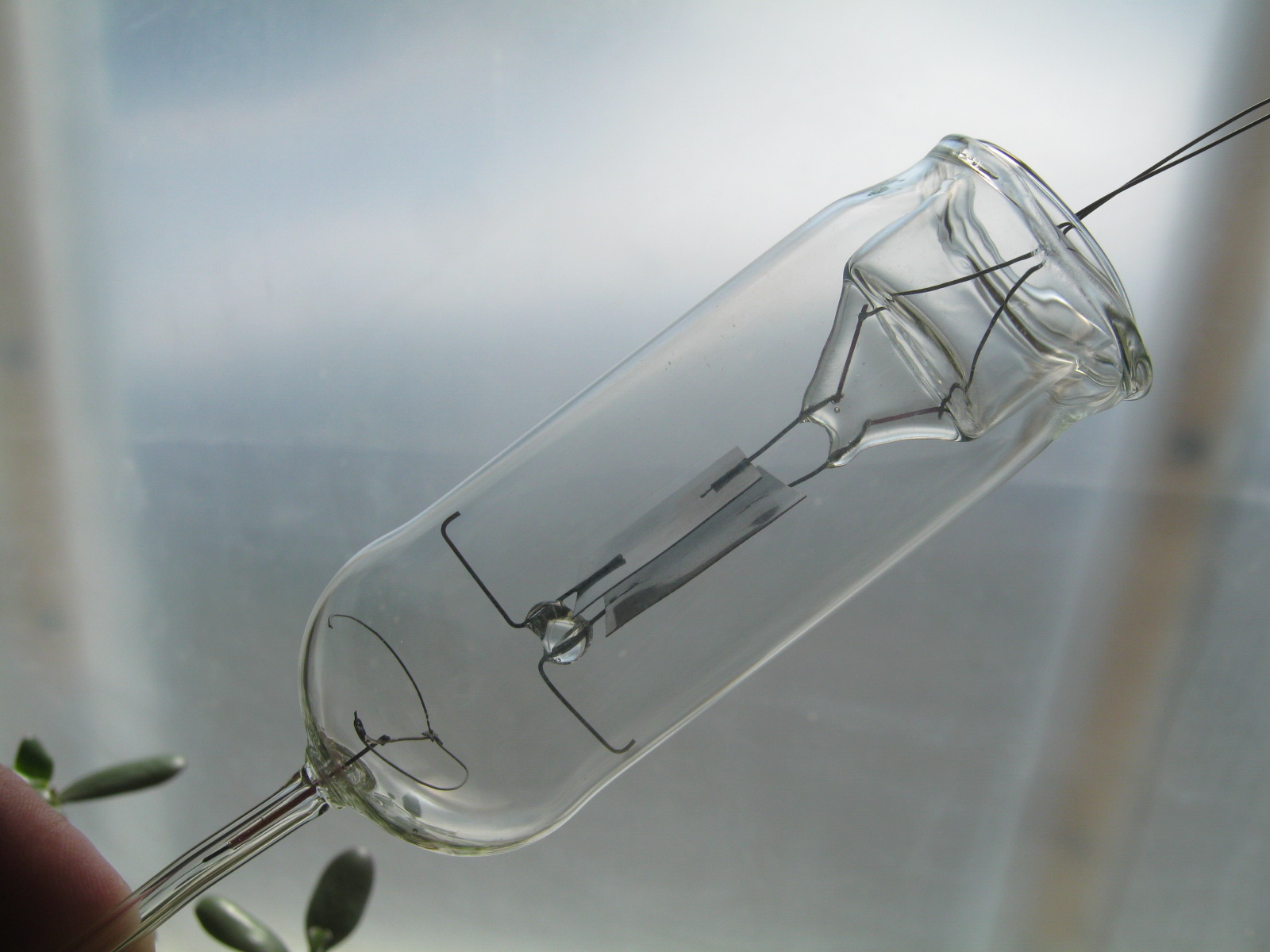 Изготовление простой газоразрядной лампы с распыляемым Ti геттером - 33 Изготовление простой газоразрядной лампы с распыляемым Ti геттером - 33