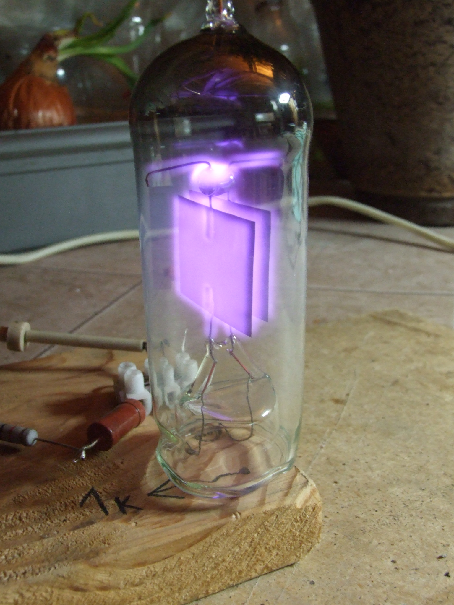 Изготовление простой газоразрядной лампы с распыляемым Ti геттером - 42 Изготовление простой газоразрядной лампы с распыляемым Ti геттером - 42