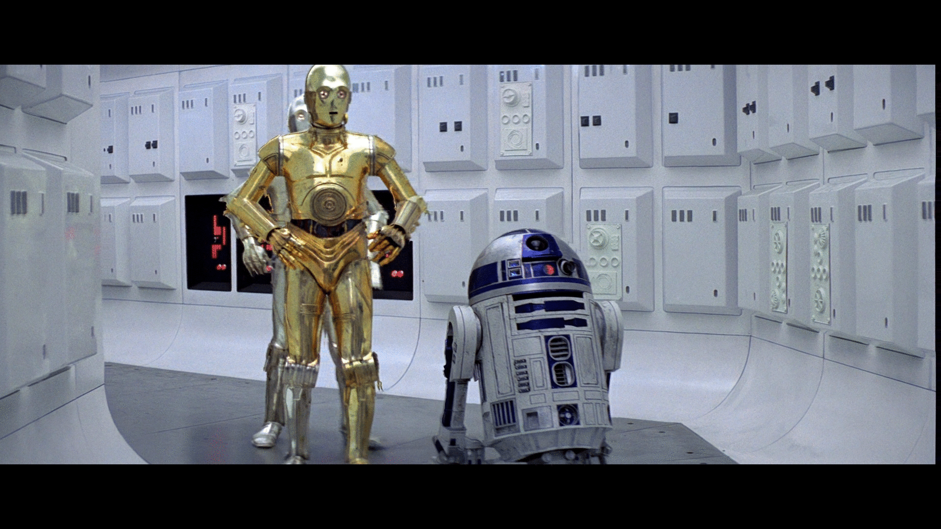 C-3PO и R2-D2 объемные!