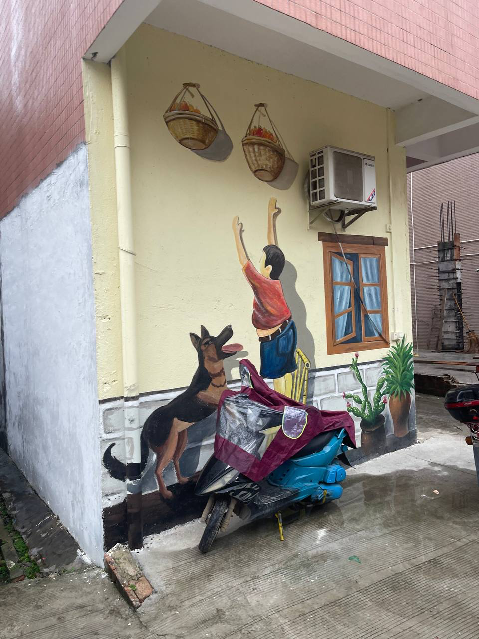 Просто домик, мимо которого мы часто проходили