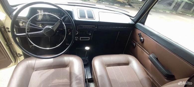 Новый «Москвич» из прошлого: в Москве продается «Москвич-412» 1987 года с пробегом всего 3 тыс. км — недорого - 4 Новый «Москвич» из прошлого: в Москве продается «Москвич-412» 1987 года с пробегом всего 3 тыс. км — недорого