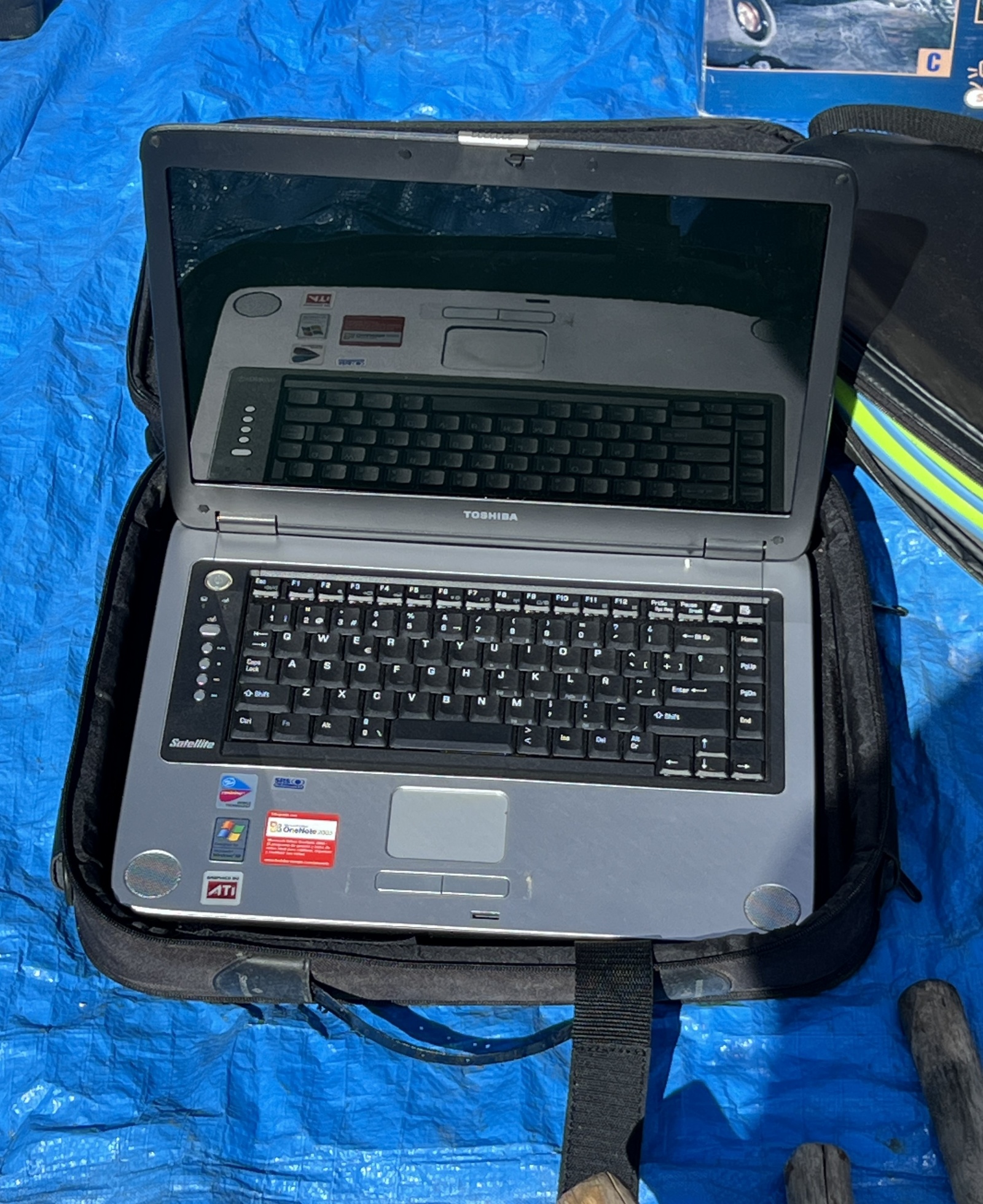 Ну что, снова испанская барахолка: от роботов-пылесосов до ноутбуков. И немного странных девайсов - 11