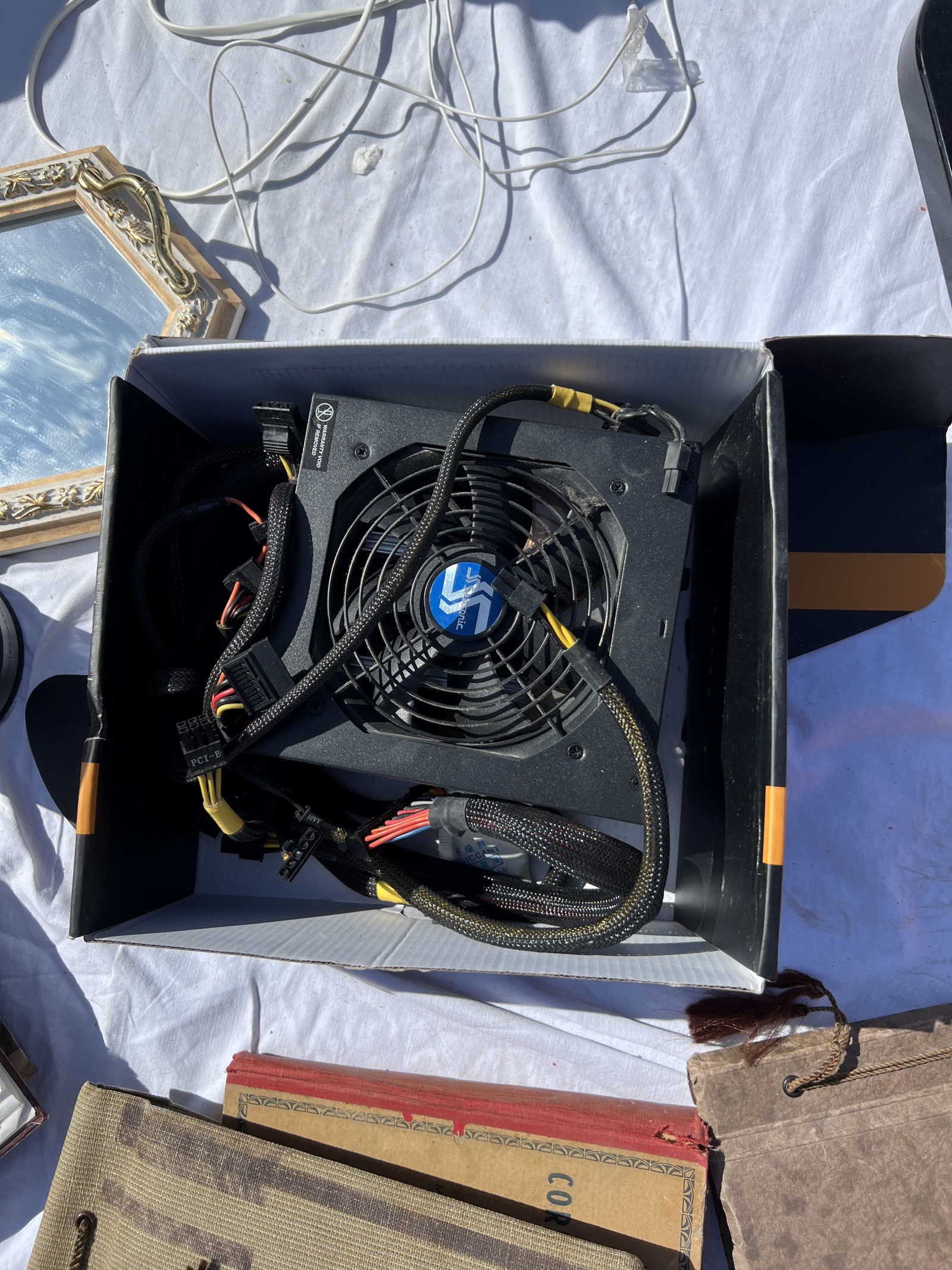 Ну что, снова испанская барахолка: от роботов-пылесосов до ноутбуков. И немного странных девайсов - 16