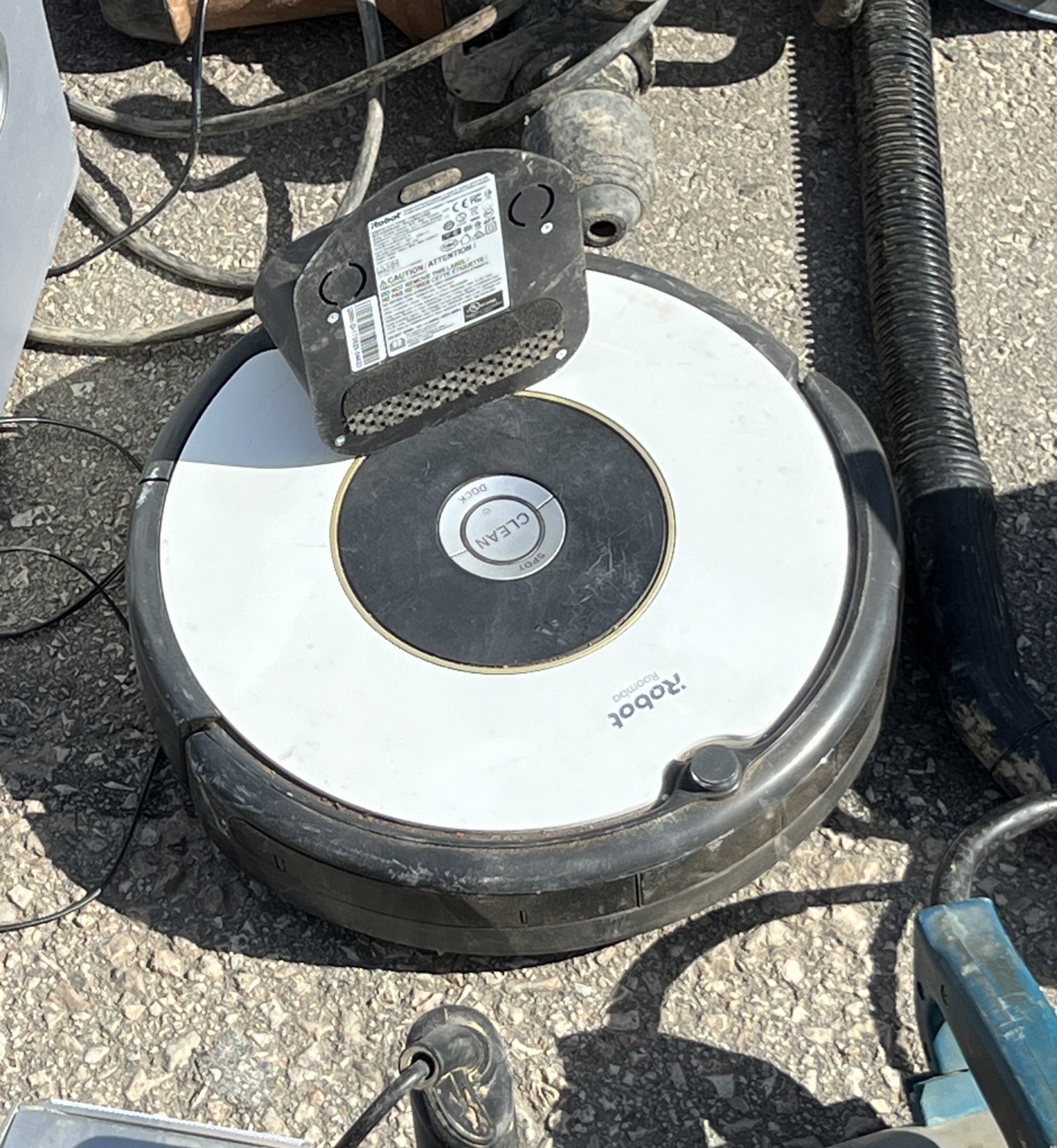 Ну что, снова испанская барахолка: от роботов-пылесосов до ноутбуков. И немного странных девайсов - 23