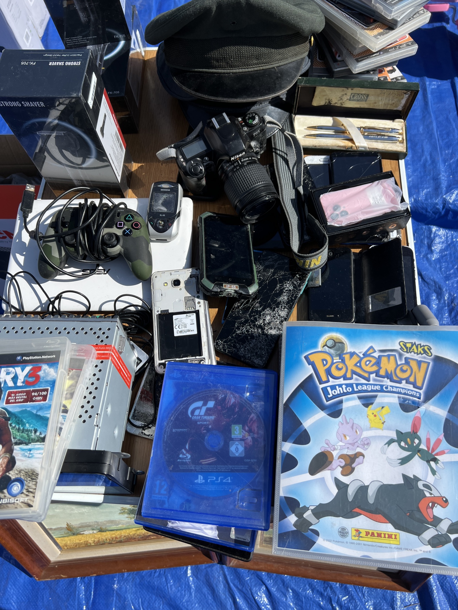 Ну что, снова испанская барахолка: от роботов-пылесосов до ноутбуков. И немного странных девайсов - 24