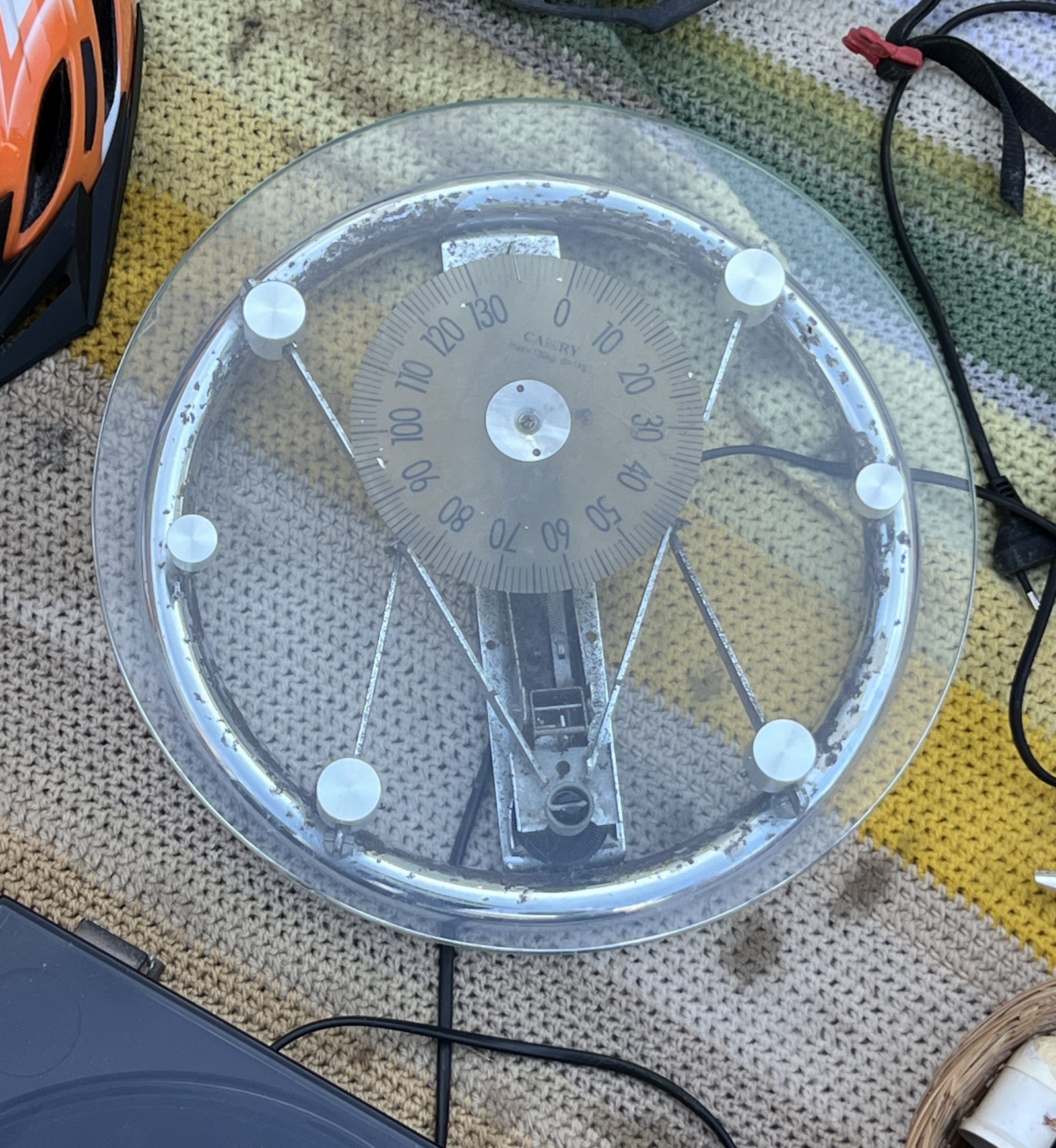 Ну что, снова испанская барахолка: от роботов-пылесосов до ноутбуков. И немного странных девайсов - 33