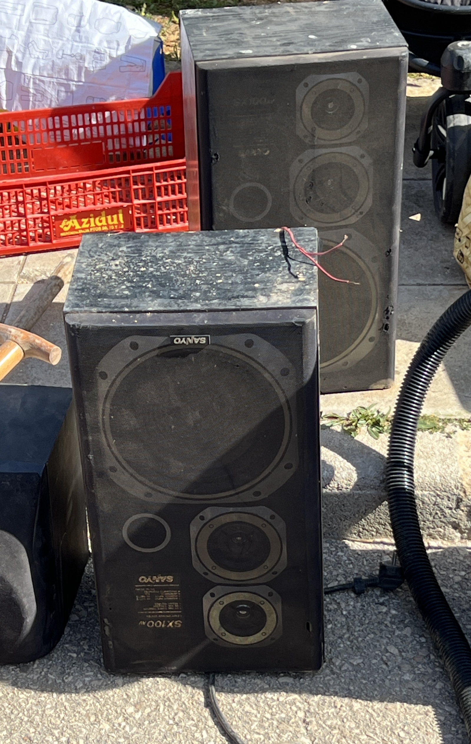 Ну что, снова испанская барахолка: от роботов-пылесосов до ноутбуков. И немного странных девайсов - 7