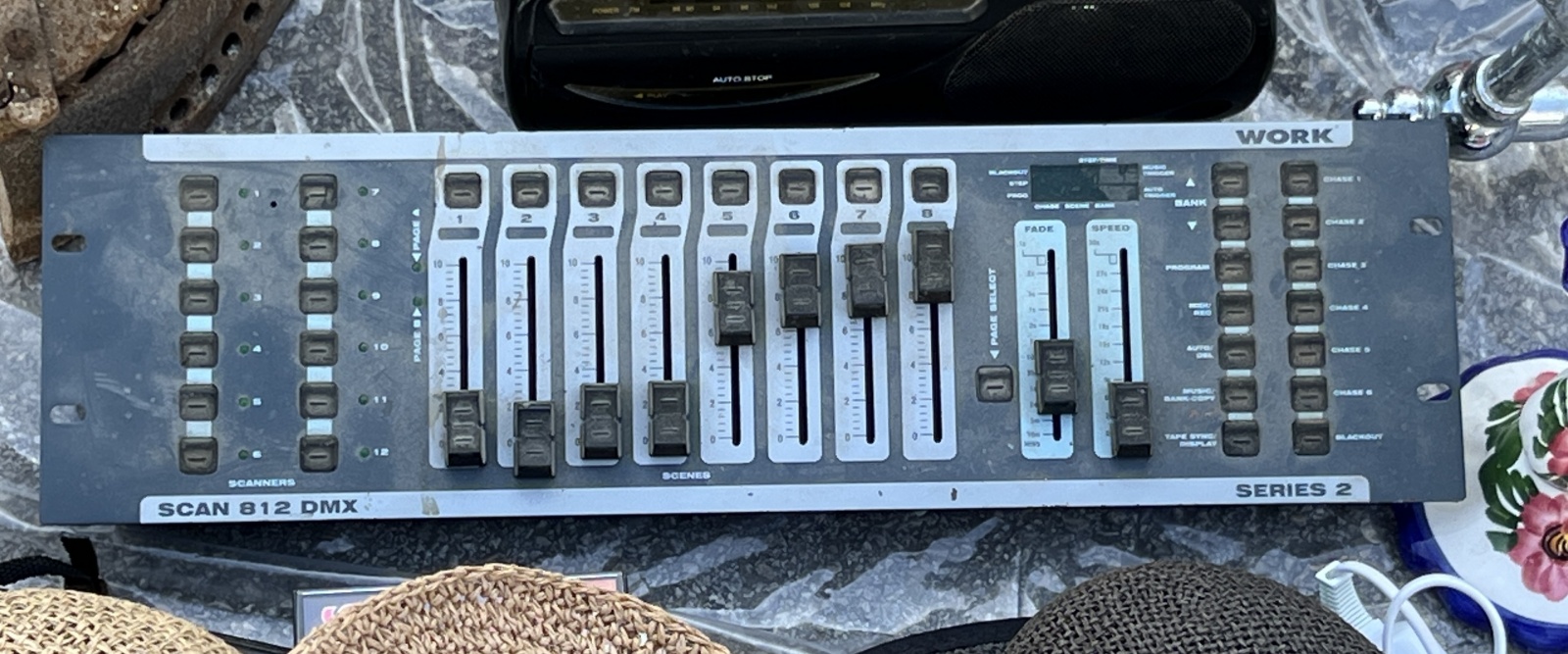 Ну что, снова испанская барахолка: от роботов-пылесосов до ноутбуков. И немного странных девайсов - 9