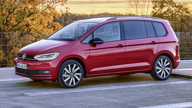 Семейный 7-местный Volkswagen &mdash; 3,3 млн рублей. В России продают новые Volkswagen Touran
