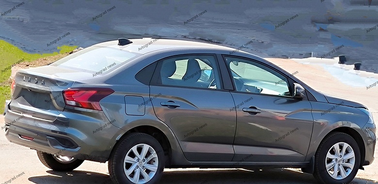 Опубликованы живые фото финального варианта Lada Iskra &mdash; такая машина будет запущена в серийное производство